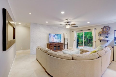 Casa en venta en Deerfield Beach, Florida, 4 dormitorios, 187.76 m2 № 1048167 - foto 9