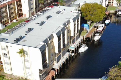 Copropriété à vendre à Pompano Beach, Floride: 2 chambres, 99.22 m2 № 1100071 - photo 25