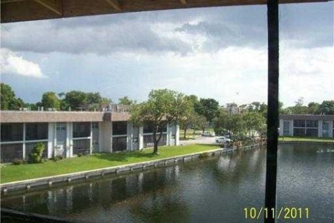 Copropriété à vendre à Fort Lauderdale, Floride: 2 chambres, 88.16 m2 № 1100070 - photo 1