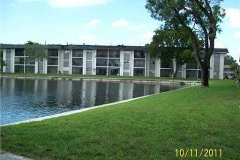 Condo in Fort Lauderdale, Florida, 2 bedrooms  № 1100070 - photo 4