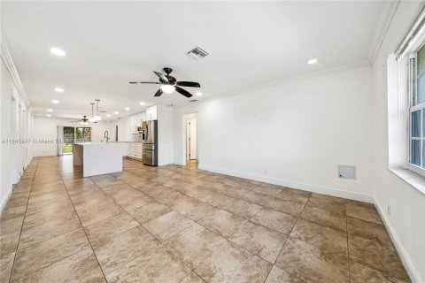 Condo in Coral Springs, Florida, 3 bedrooms  № 1329387 - photo 8