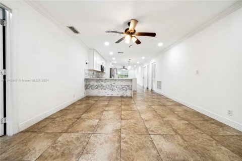 Condo in Coral Springs, Florida, 3 bedrooms  № 1329387 - photo 6