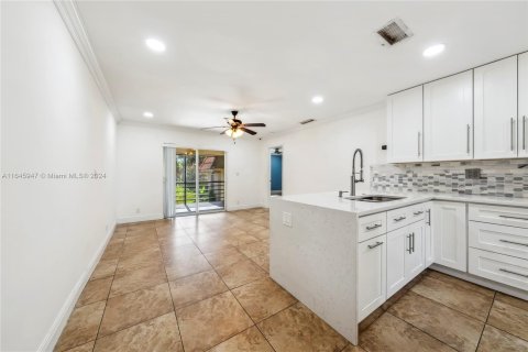 Condo in Coral Springs, Florida, 3 bedrooms  № 1329387 - photo 5