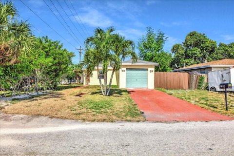 House in Fort Lauderdale, Florida 4 bedrooms, 134.24 sq.m. № 1329350 - photo 2