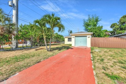 House in Fort Lauderdale, Florida 4 bedrooms, 134.24 sq.m. № 1329350 - photo 3