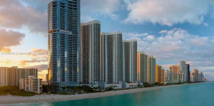 Condo in Sunny Isles Beach, Florida, 2 bedrooms  № 1329087