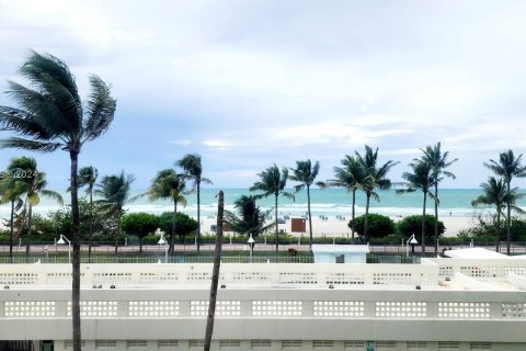 Studio in the Condo in Miami Beach, Florida  № 1413785 - photo 1