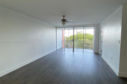 Condominio en venta en Miami, Florida, 2 dormitorios, 98.66 m2 № 1413835 - foto 4