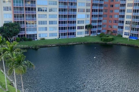 Condominio en venta en Miami, Florida, 2 dormitorios, 98.66 m2 № 1413835 - foto 3