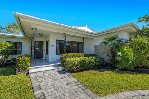 Casa en venta en Surfside, Florida, 4 dormitorios, 227.52 m2 № 1031179 - foto 4