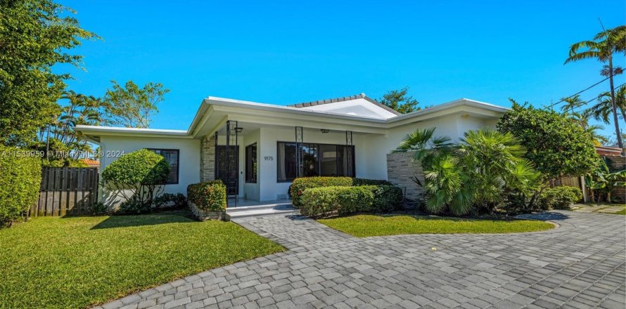 Villa ou maison à Surfside, Floride 4 chambres, 227.52 m2 № 1031179