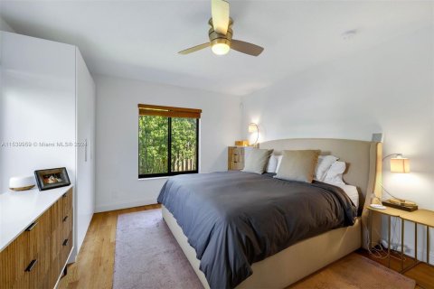 Casa en venta en Surfside, Florida, 4 dormitorios, 227.52 m2 № 1031179 - foto 15