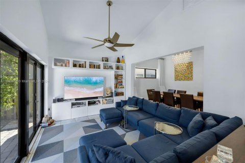 Casa en venta en Surfside, Florida, 4 dormitorios, 227.52 m2 № 1031179 - foto 13