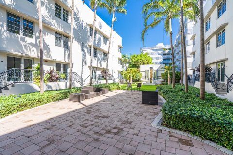 Condo in Miami Beach, Florida, 1 bedroom  № 1232347 - photo 14