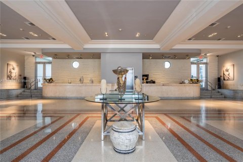 Condo in Miami Beach, Florida, 1 bedroom  № 1232347 - photo 12