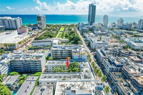 Condo in Miami Beach, Florida, 1 bedroom  № 1232347 - photo 22