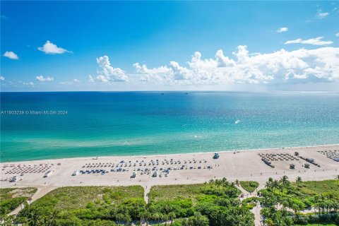 Condo in Miami Beach, Florida, 1 bedroom  № 1232347 - photo 27