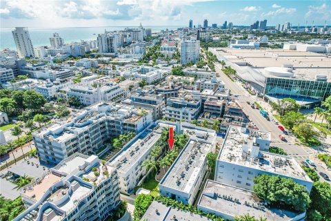 Condo in Miami Beach, Florida, 1 bedroom  № 1232347 - photo 24