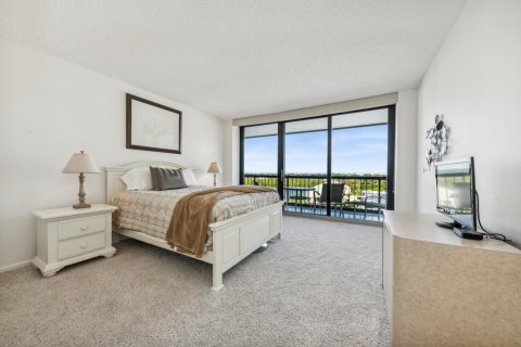 Condo in Highland Beach, Florida, 2 bedrooms  № 1160411 - photo 12