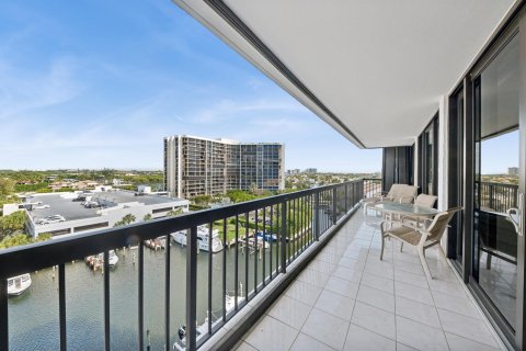 Condo in Highland Beach, Florida, 2 bedrooms  № 1160411 - photo 24