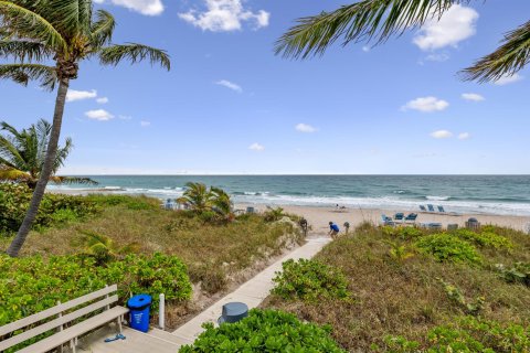 Condo in Highland Beach, Florida, 2 bedrooms  № 1160411 - photo 8