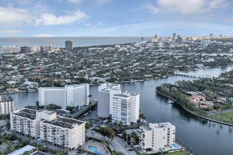 Condominio en venta en Bay Harbor Islands, Florida, 1 dormitorio, 102.66 m2 № 1170509 - foto 5