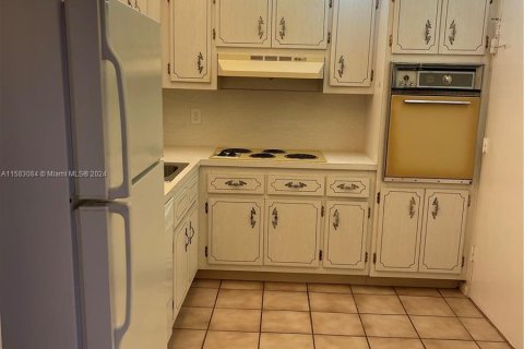 Condo in Bay Harbor Islands, Florida, 1 bedroom  № 1170509 - photo 29