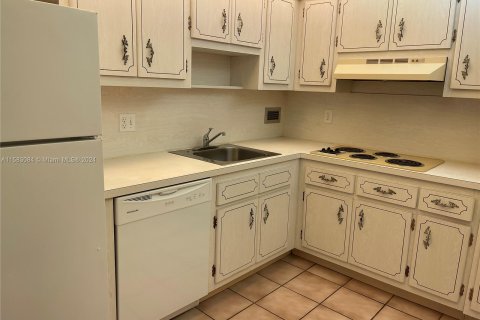 Condo in Bay Harbor Islands, Florida, 1 bedroom  № 1170509 - photo 28