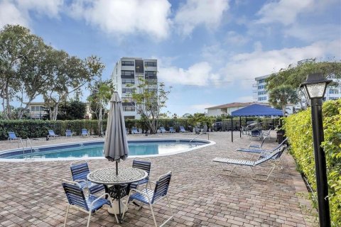 Condominio en venta en Bay Harbor Islands, Florida, 1 dormitorio, 102.66 m2 № 1170509 - foto 13