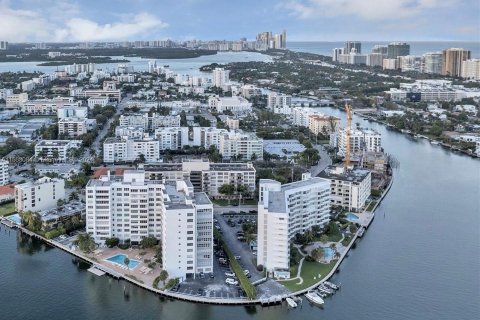 Condo in Bay Harbor Islands, Florida, 1 bedroom  № 1170509 - photo 6