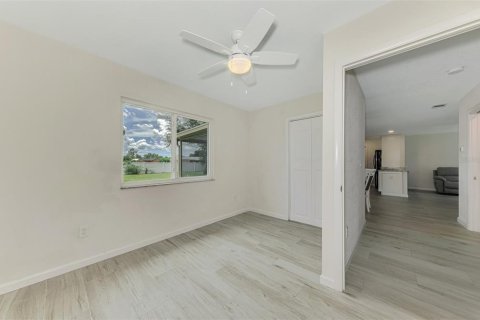 Villa ou maison à vendre à North Port, Floride: 2 chambres, 84.73 m2 № 1339739 - photo 30