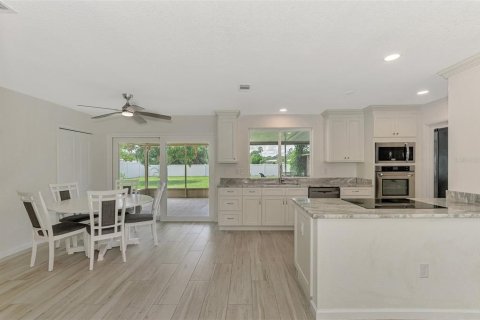 Villa ou maison à vendre à North Port, Floride: 2 chambres, 84.73 m2 № 1339739 - photo 9