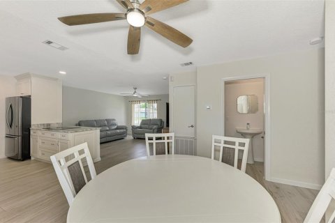 Villa ou maison à vendre à North Port, Floride: 2 chambres, 84.73 m2 № 1339739 - photo 21