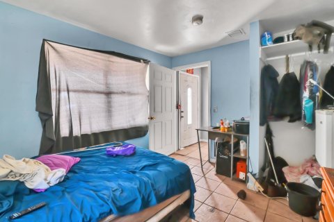 Casa en venta en Riviera Beach, Florida, 9 dormitorios, 189.52 m2 № 1038118 - foto 9