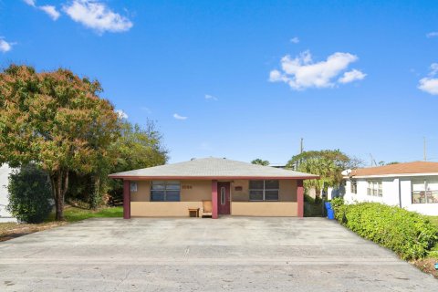Villa ou maison à vendre à Riviera Beach, Floride: 9 chambres, 189.52 m2 № 1038118 - photo 18