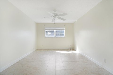 Condo in Dania Beach, Florida, 1 bedroom  № 1038075 - photo 17