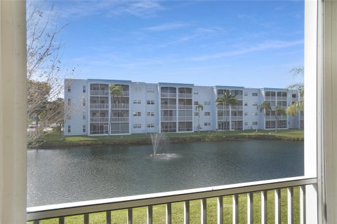 Condo in Dania Beach, Florida, 1 bedroom  № 1038075 - photo 11