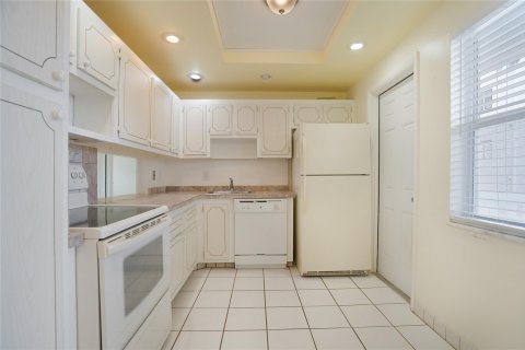 Condo in Dania Beach, Florida, 1 bedroom  № 1038075 - photo 26