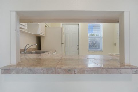 Condo in Dania Beach, Florida, 1 bedroom  № 1038075 - photo 27