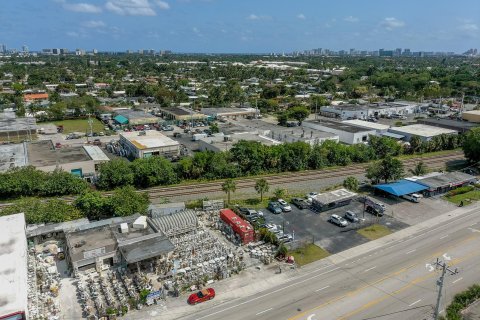 Propiedad comercial en venta en Pompano Beach, Florida № 1038115 - foto 6