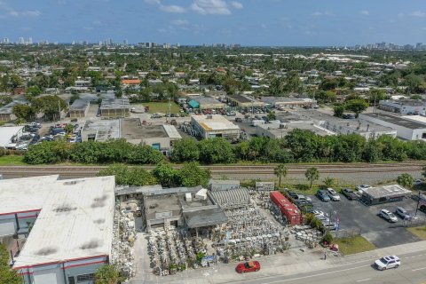 Propiedad comercial en venta en Pompano Beach, Florida № 1038115 - foto 10