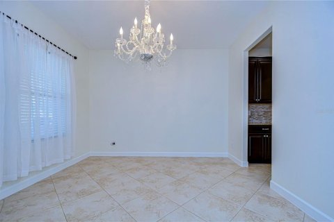 House in Tampa, Florida 6 bedrooms, 357.21 sq.m. № 1377812 - photo 6