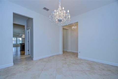 House in Tampa, Florida 6 bedrooms, 357.21 sq.m. № 1377812 - photo 7