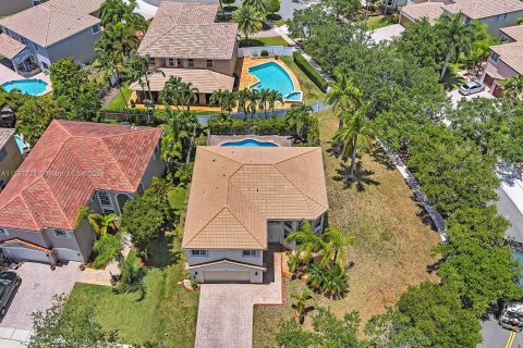 Villa ou maison à vendre à Miramar, Floride: 4 chambres, 261.8 m2 № 1028885 - photo 3