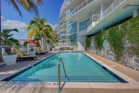 Condominio en venta en Miami Beach, Florida, 49.05 m2 № 1074393 - foto 16