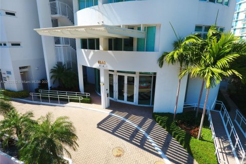 Condominio en venta en Miami Beach, Florida, 49.05 m2 № 1074393 - foto 2