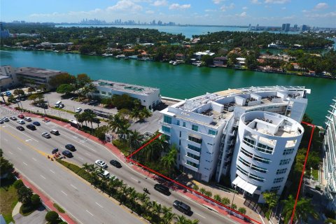 Condominio en venta en Miami Beach, Florida, 49.05 m2 № 1074393 - foto 1