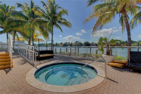 Condominio en venta en Miami Beach, Florida, 49.05 m2 № 1074393 - foto 17