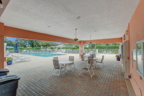 House in Palm Beach Gardens, Florida 2 bedrooms, 141.68 sq.m. № 1224898 - photo 1