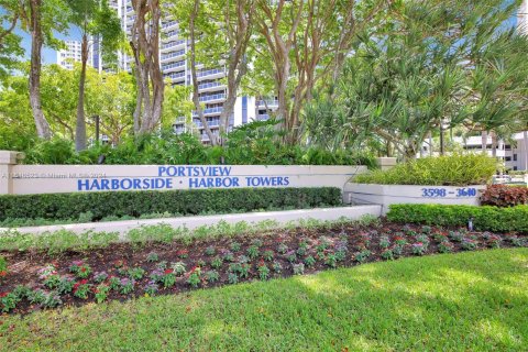 Condo in Aventura, Florida, 2 bedrooms  № 1331282 - photo 26